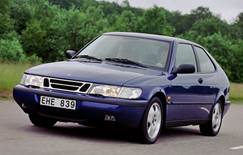Saab 900, появившийся в 1993 году, убедил мировую общественность в том, что не только Volvo печётся о безопасности.